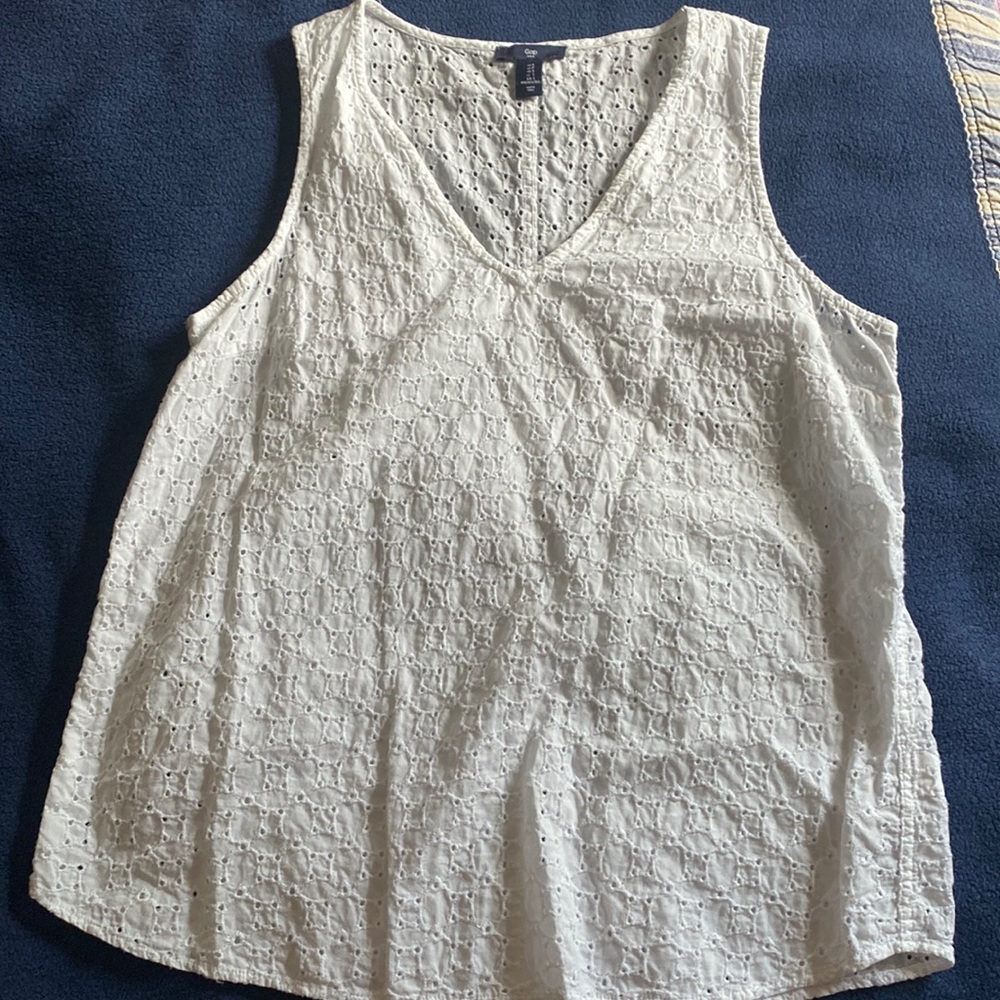 GAP Sleeveless Eye Tank